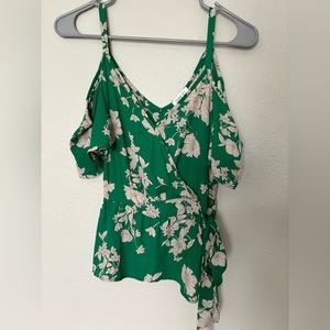 Off shoulder green blouse 🌸